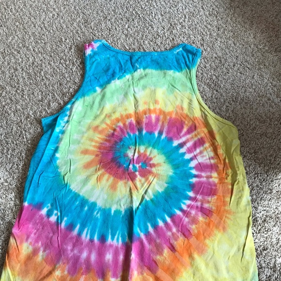 Suns out guns out tank top - Picture 4 of 4